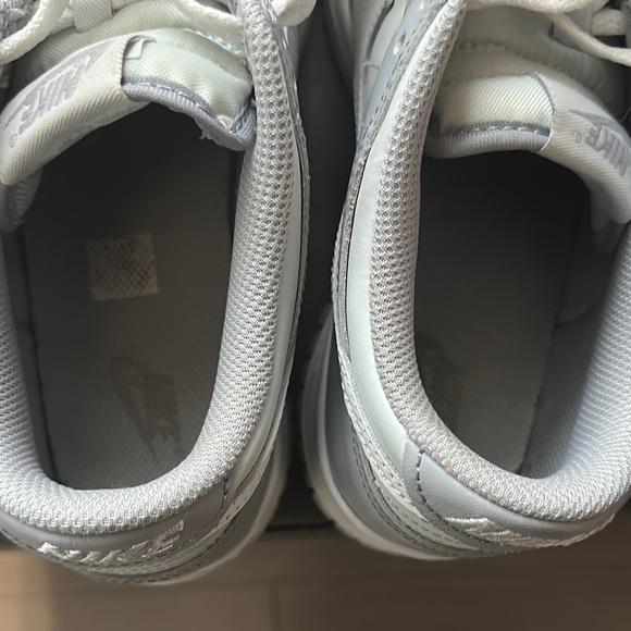 Nike dunks YouthGray Sneakers - Picture 7 of 8
